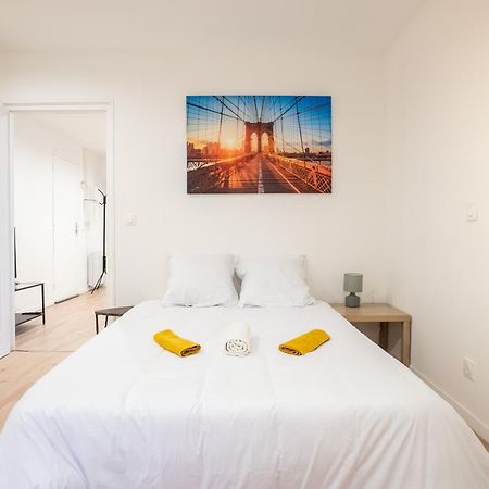 Budget Appart Avec Parking Au Centre-Ville Charleville-Mézières エクステリア 写真