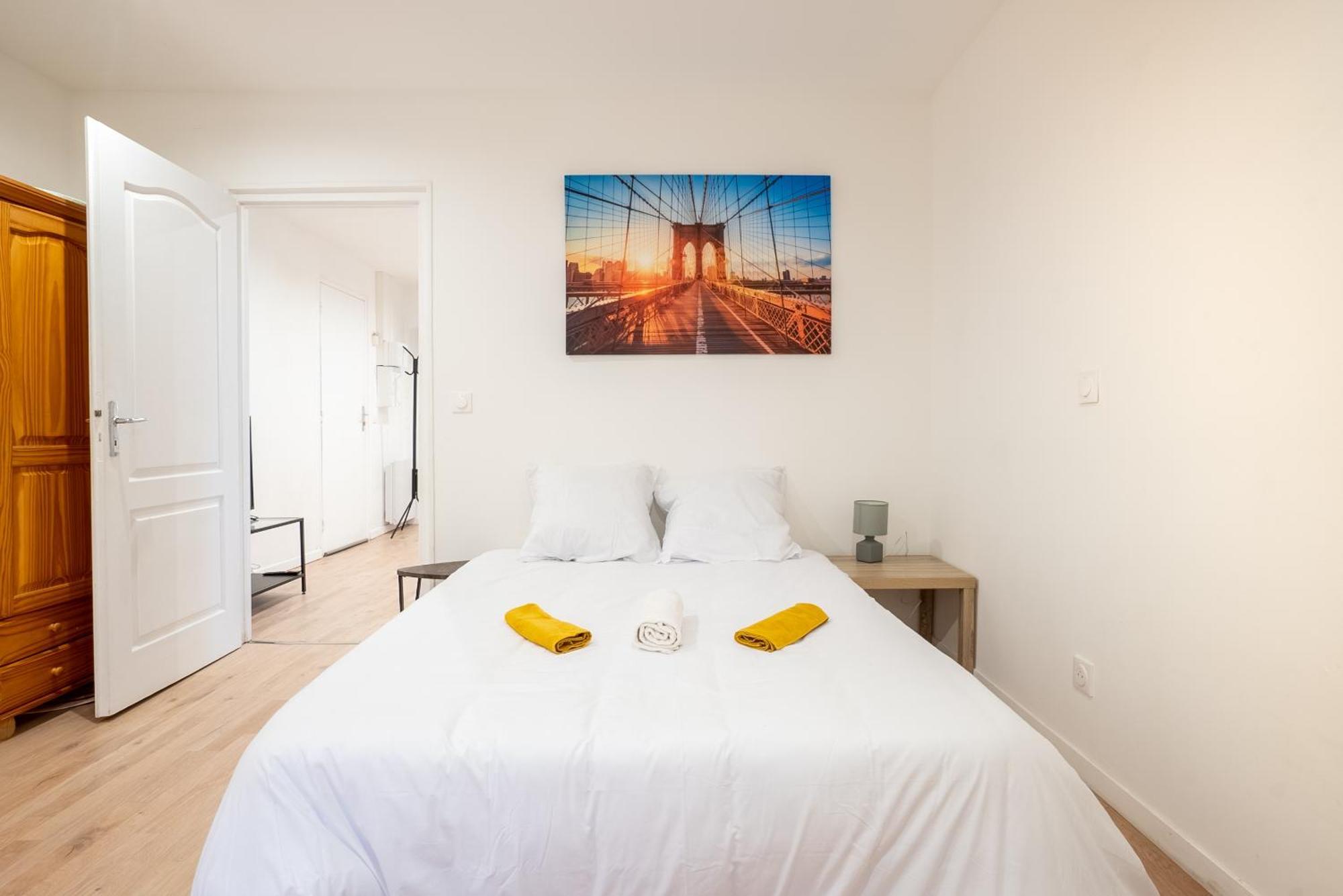 Budget Appart Avec Parking Au Centre-Ville Charleville-Mézières エクステリア 写真